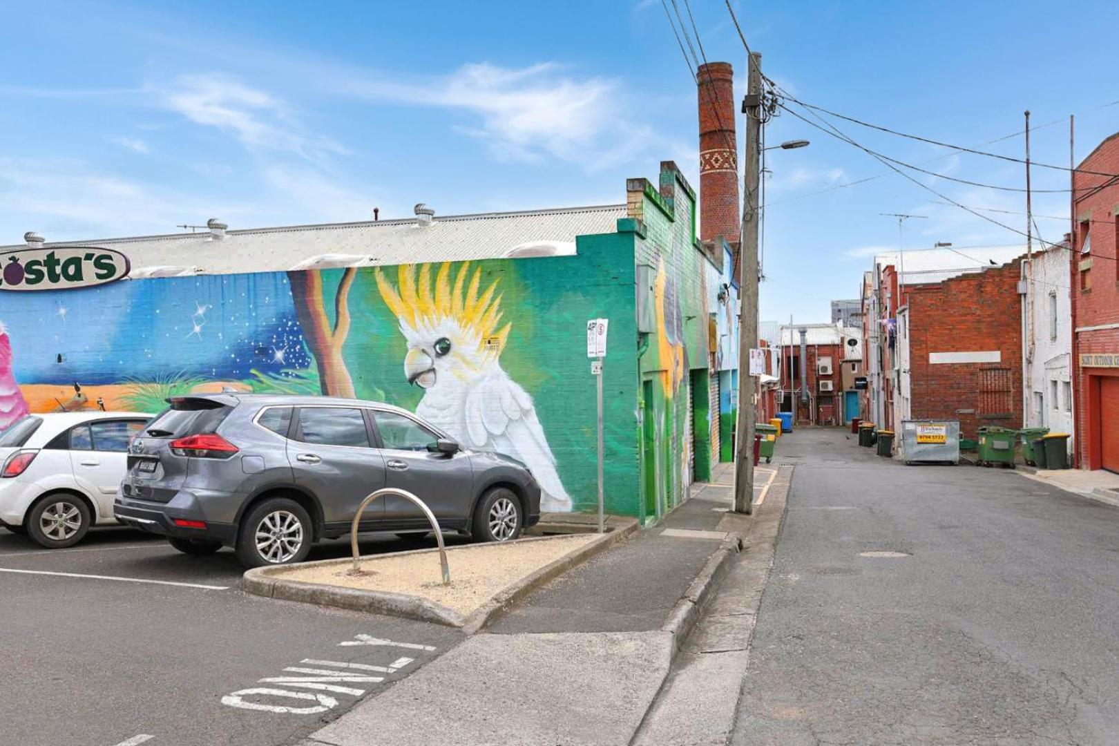 Apartment Centre Unit Overlooking Ryrie Street! Geelong
