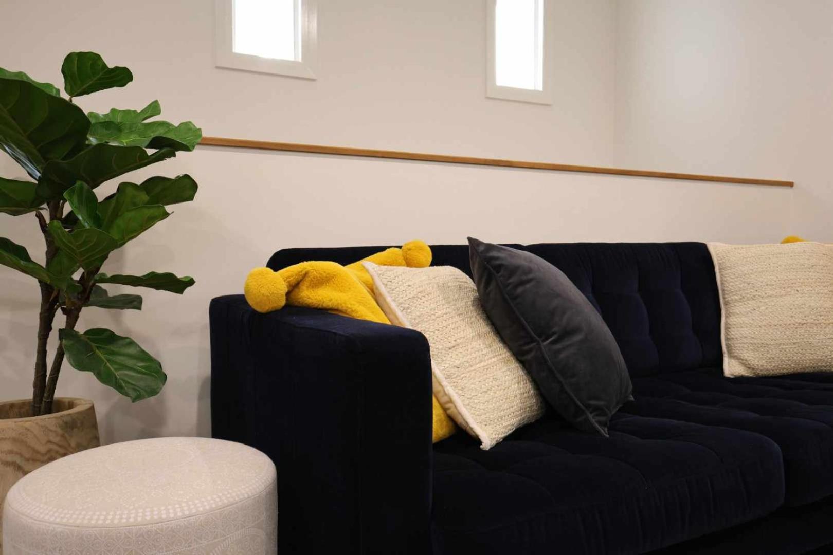 Apartment Centre Unit Overlooking Ryrie Street!